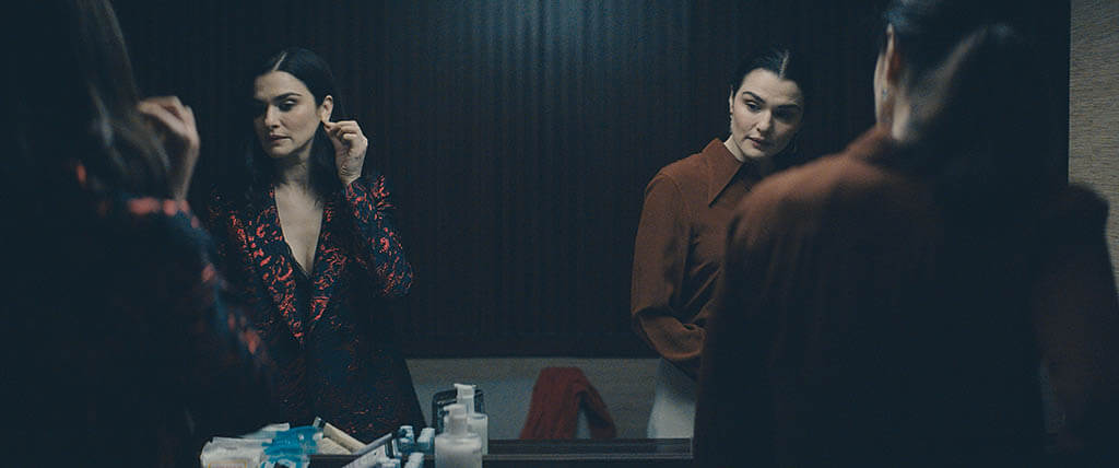 Rachel Weisz portrays twin sisters in Dead Ringers, based on the David Cronenberg 1988 horror film.(Image courtesy of Prime Video) 