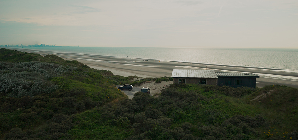 A partial wall was physically constructed for the exterior of the house with the rest built digitally. 