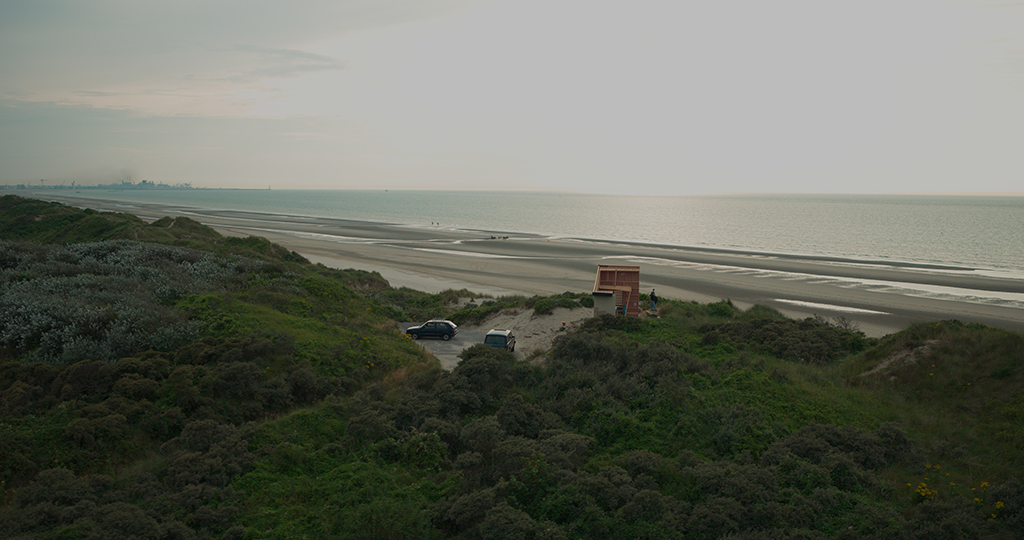 A partial wall was physically constructed for the exterior of the house with the rest built digitally. 