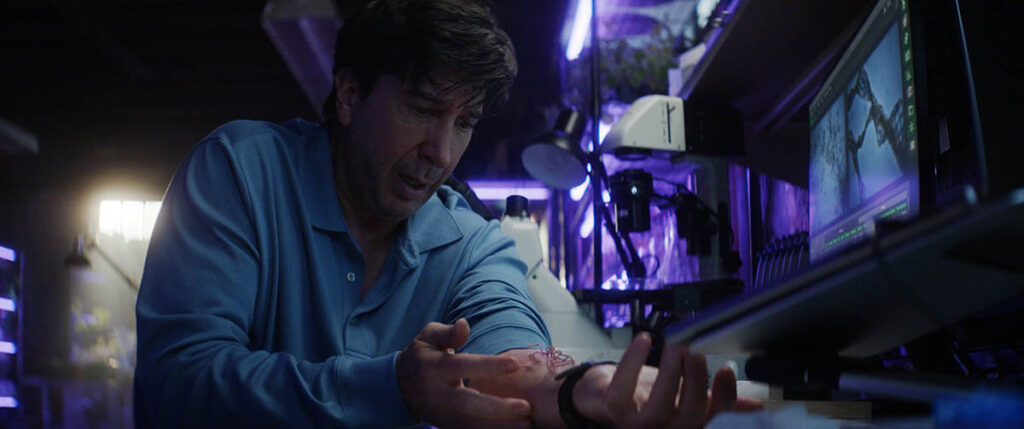 The animation of the alien tendrils coming out of the arm was informed by the expressive performance of David Schwimmer and allowed for them. 
