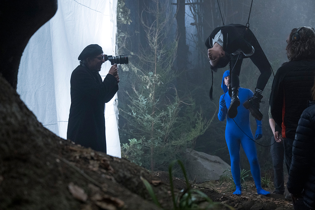 Wednesday. (L to R) Executive Producer/Director Tim Burton, Jenna Ortega as Wednesday Addams in episode 208 of Wednesday. Cr. Helen Sloan/Netflix © 2025