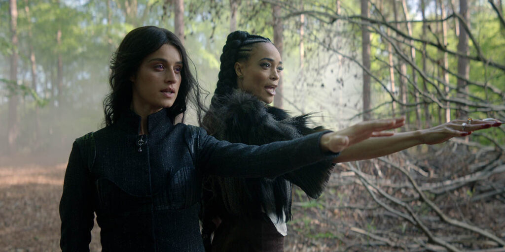 The power of Yennefer and Philippa Eilhart is emphasized by contortionists portraying adversaries aligned with Vilgefortz.