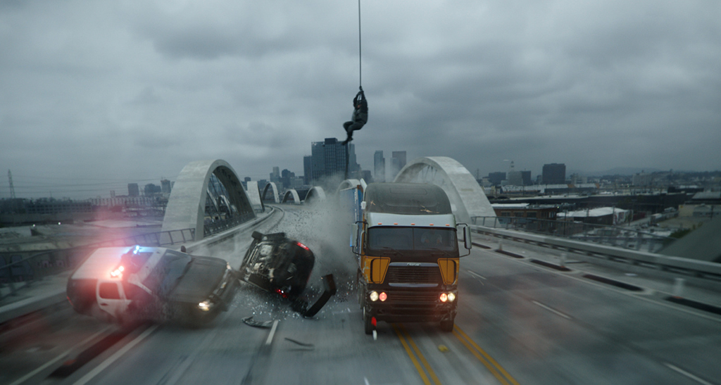 The visual effects were extensive in large-scale chase scenes in Los Angeles that included CG traffic, crowds, helicopters and police vehicles. (Image courtesy of DNEG and Amazon MGM Studios)